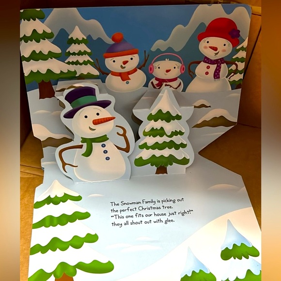 Kids pop up board book (2) The Week Before Christmas, & The Christmas Surprise - Picture 10 of 15